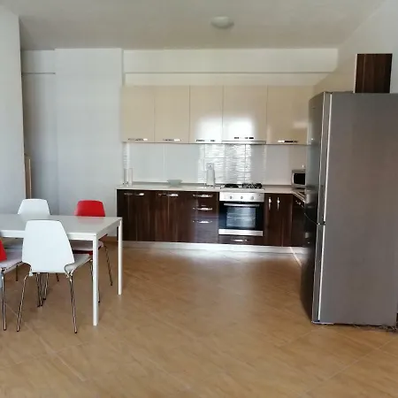 Kamax In Ottima Posizione Lägenhet Vlorë